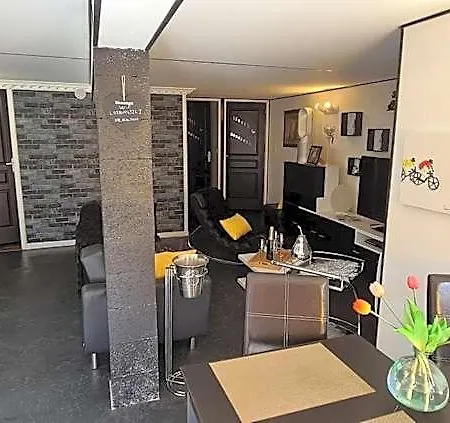 L'instant Nocleg ze śniadaniem 4*